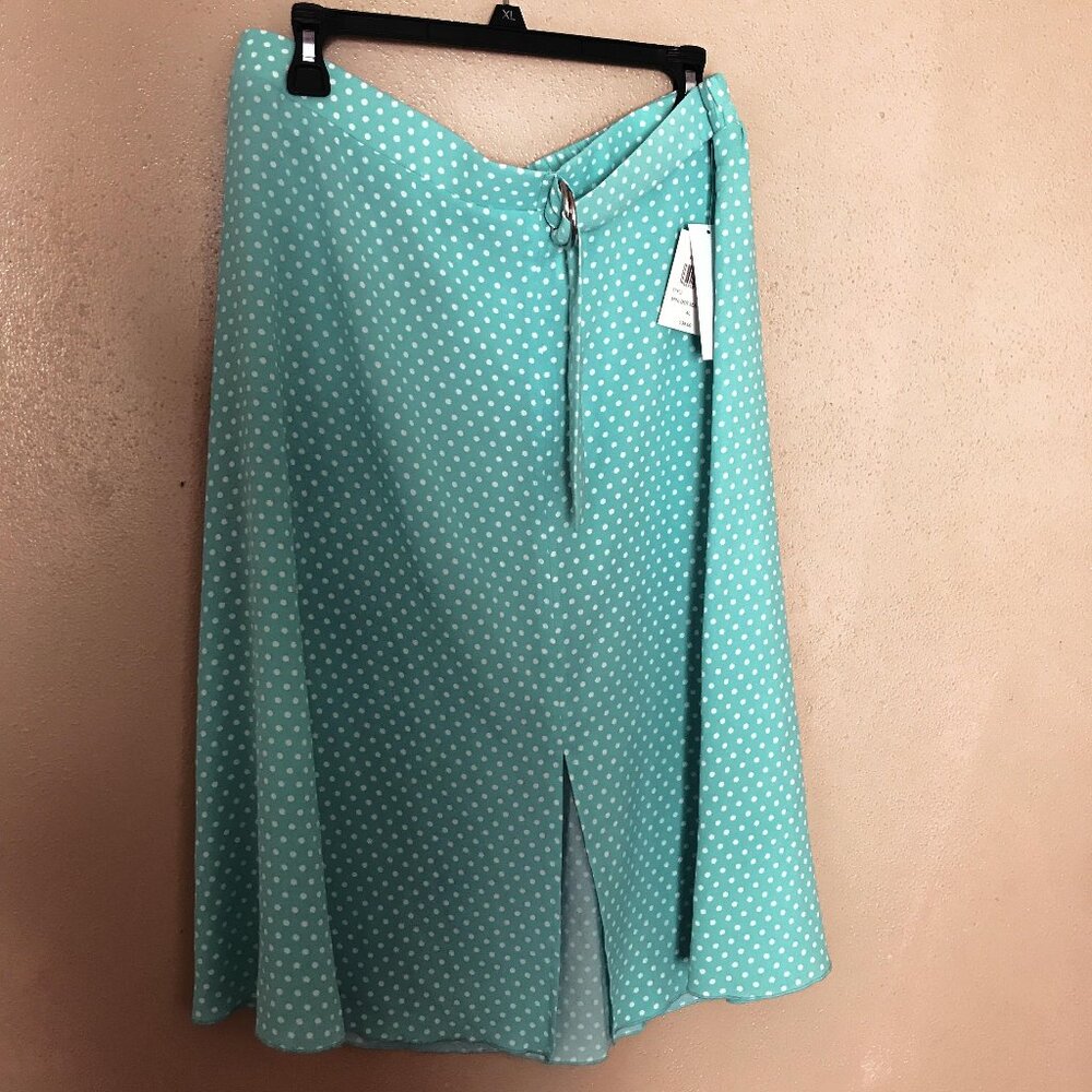 Retrology skirt   Size: XL       NEW with tags!